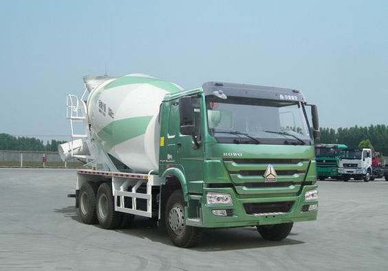 豪沃牌ZZ5257GJBN4347D1型混凝土搅拌运输车