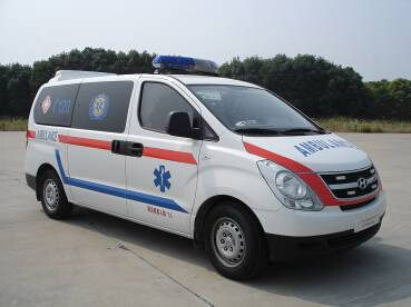 凌扬(FXB)牌PC5030XJHFXBH1型救护车