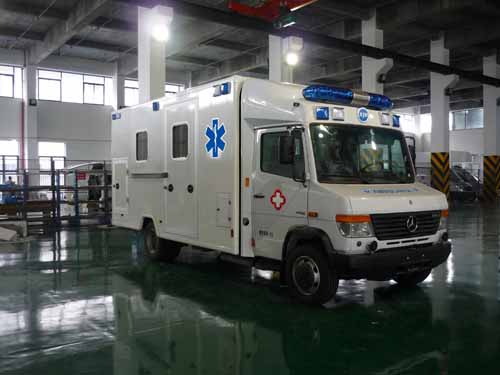 凯福莱牌NBC5075XJH01型救护车
