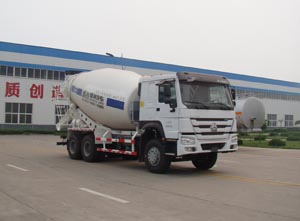 盛润牌SKW5255GJBZZ型混凝土搅拌运输车