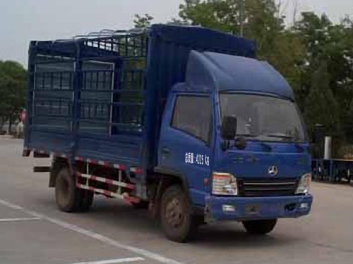 北京牌BJ5044CCY117型仓栅式运输车