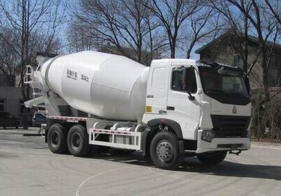 豪沃牌ZZ5257GJBN4347P1型混凝土搅拌运输车