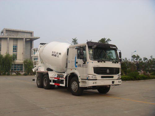 通华牌THT5256GJB11A型混凝土搅拌运输车