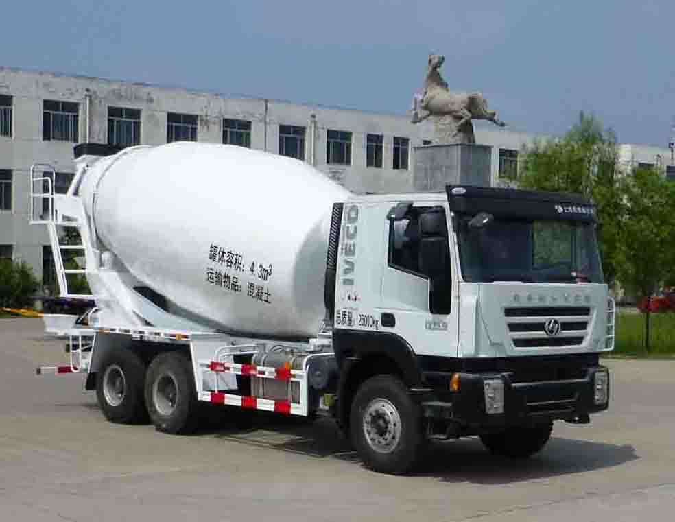 鲁峰牌ST5250GJBM型混凝土搅拌运输车
