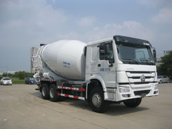 柳工牌YZH5254GJBHWD型混凝土搅拌运输车
