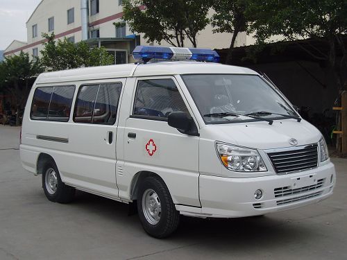 东南牌DN5020XJH4B型救护车