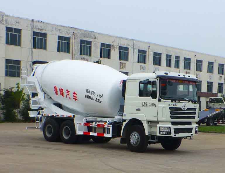 鲁峰牌ST5252GJBN型混凝土搅拌运输车