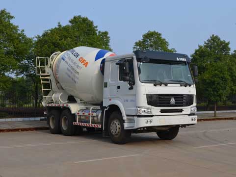 中联牌ZLJ5250GJBH型混凝土搅拌运输车