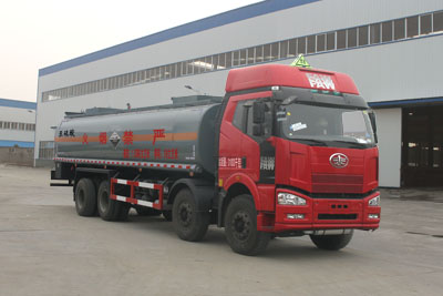 程力威牌CLW5311GFWC4型腐蚀性物品罐式运输车