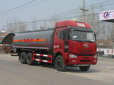程力威牌CLW5250GRYC4型易燃液体罐式运输车